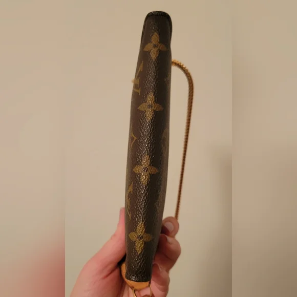 100% Authentic Louis Vuitton Pouch - Picture 5 of 10